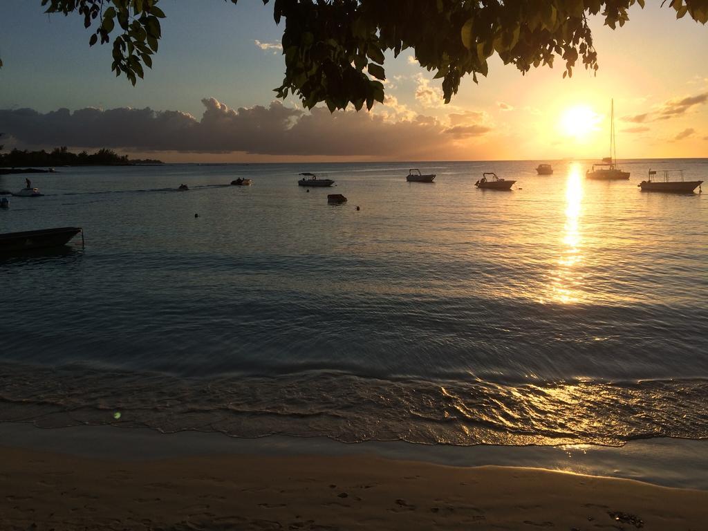 Le Beachclub Pereybere Beach Buitenkant foto