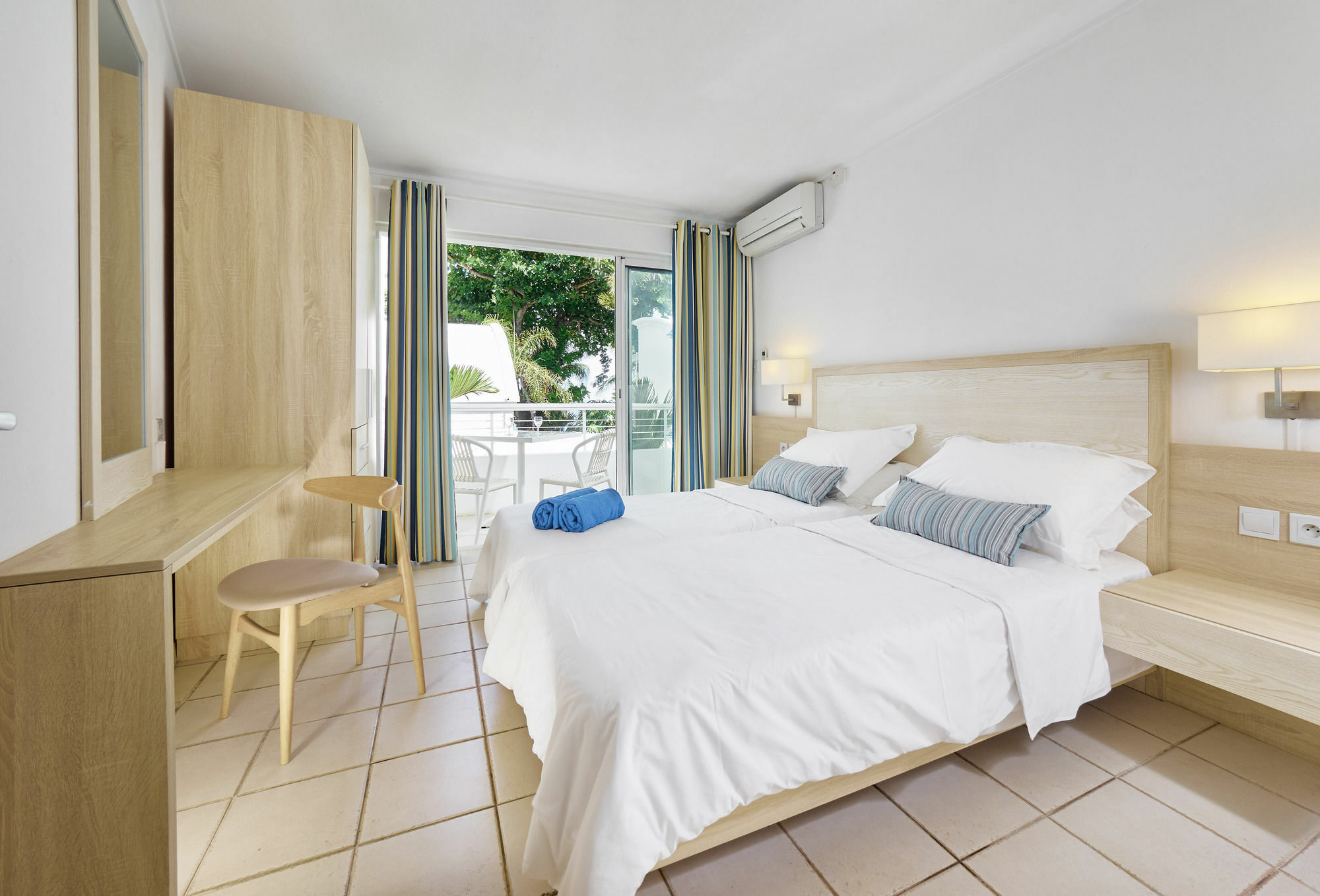 Le Beachclub Pereybere Beach Buitenkant foto