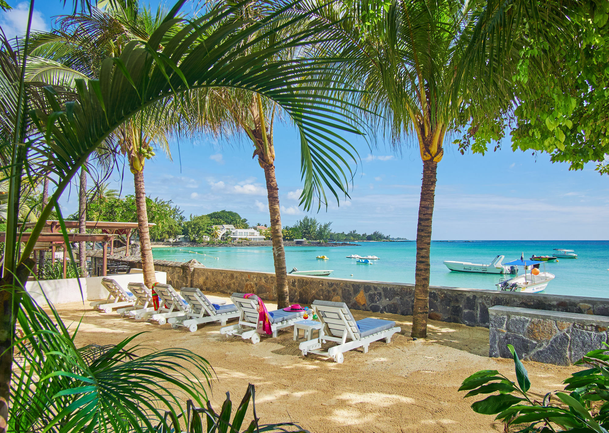 Le Beachclub Pereybere Beach Buitenkant foto